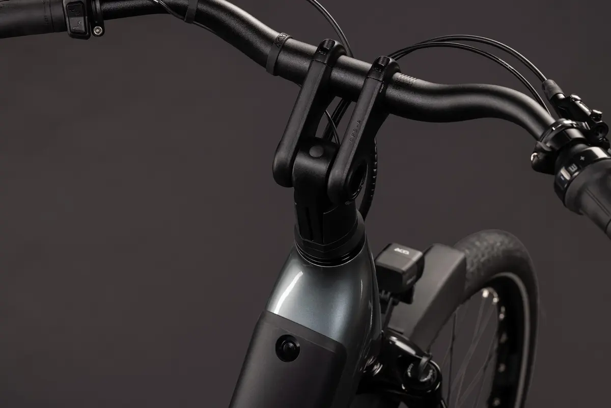 CUBE Supreme RT Hybrid Deluxe EX 600 — vélo de trekking, Urban Cycle Nantes — vue 6