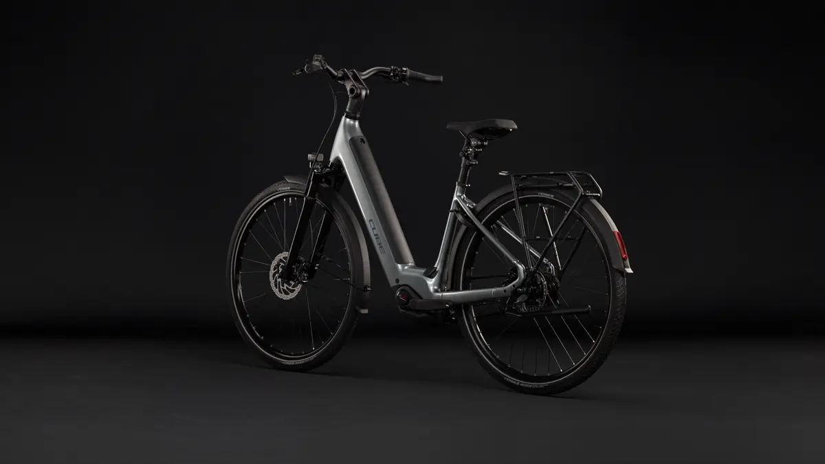 CUBE Supreme RT Hybrid Deluxe EX 600 — vélo de trekking, Urban Cycle Nantes — vue 5