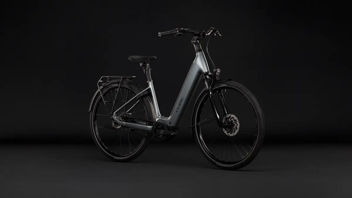 CUBE Supreme RT Hybrid Deluxe EX 600 — vélo de trekking, Urban Cycle Nantes — vue 2