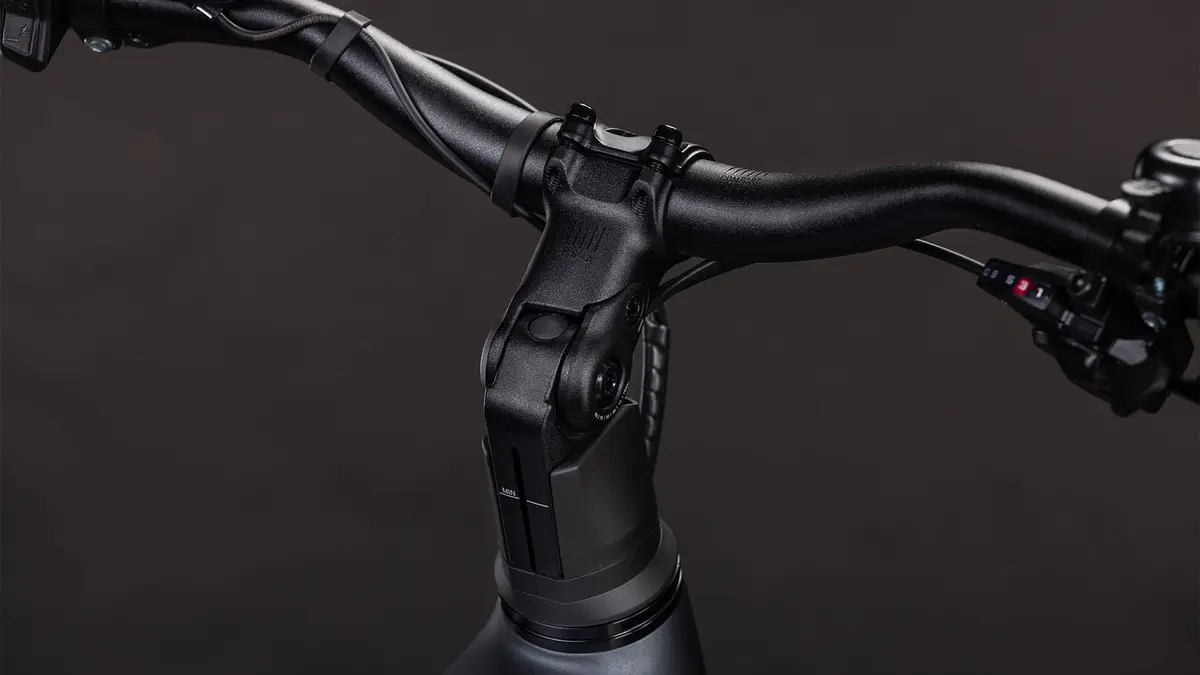 CUBE Kathmandu Hybrid One 800 — vélo de trekking, Urban Cycle Nantes — vue 8