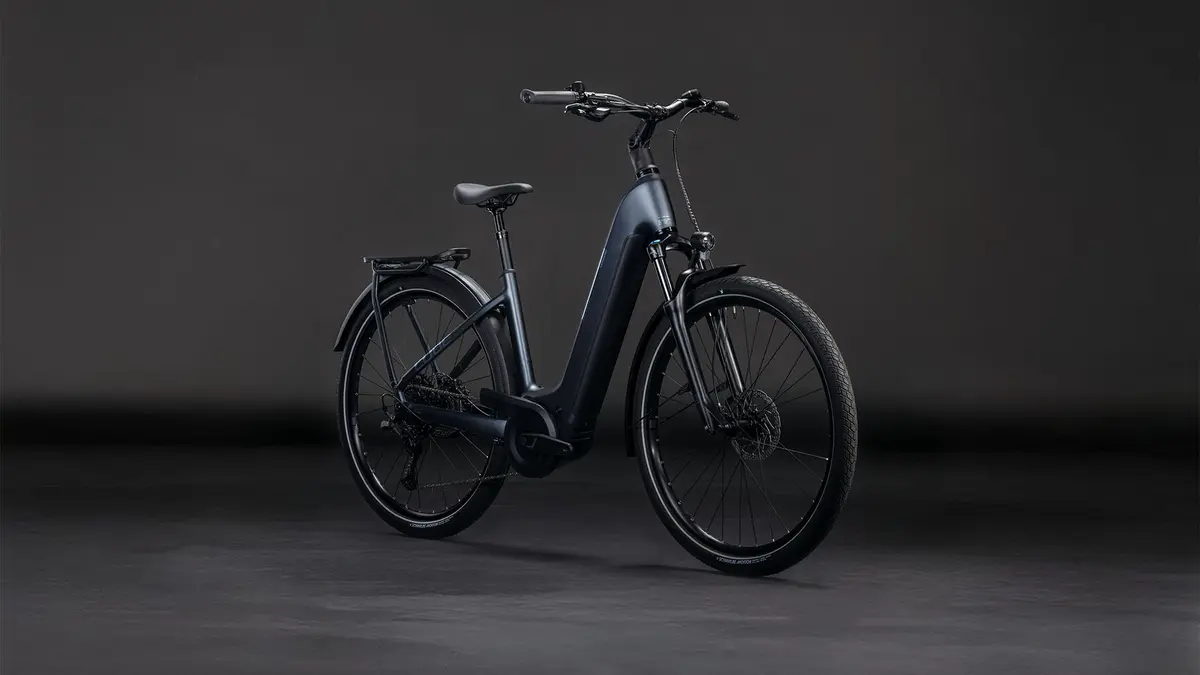 CUBE Kathmandu Hybrid One 800 — vélo de trekking, Urban Cycle Nantes — vue 2
