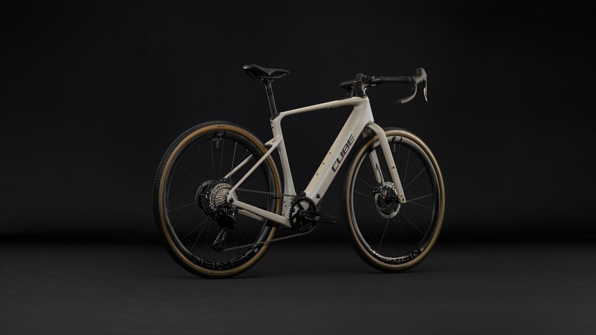 CUBE Nuroad Hybrid C:62 SLX 400X — gravel, Urban Cycle Nantes — vue 3